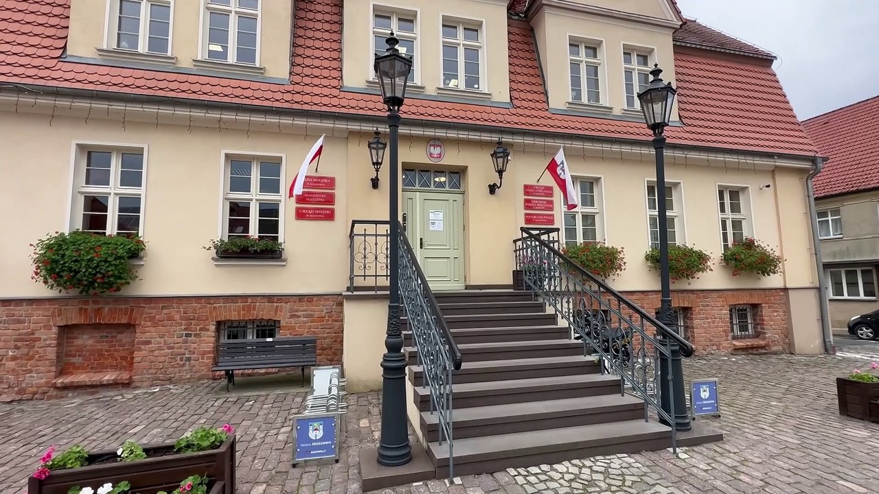 Podpisanie aktu notarialnego przez Burmistrza Maszewa dla SIM