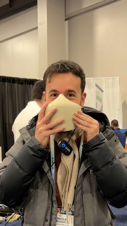 Le masque pour téléphoner dans le train