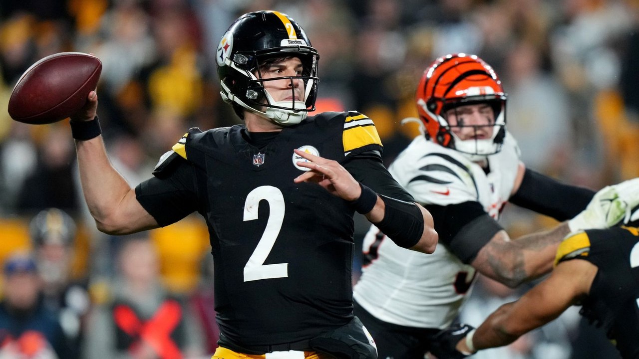 Steelers Vs. Ravens: Backup QBs Duel in Weather-Challenged Game