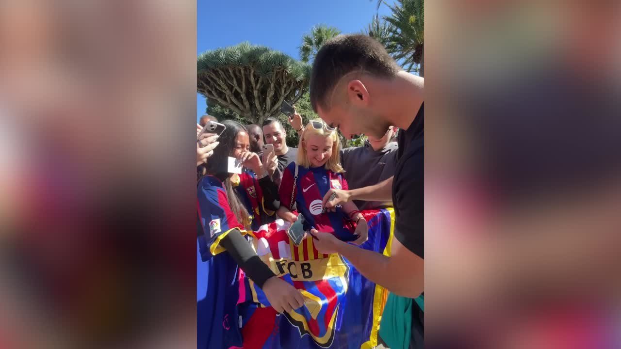 El emotivo momento de Ferran Torres con esta aficionada