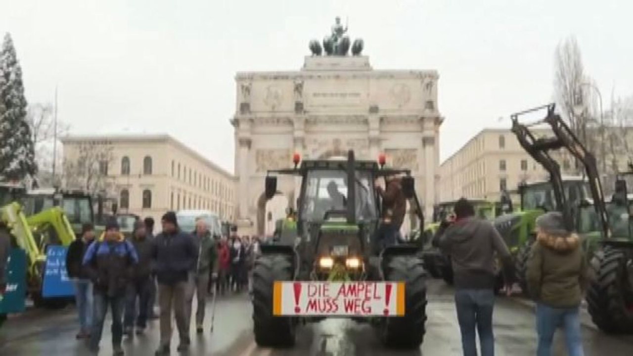 In Germania l'ira degli agricoltori contro i tagli dei vantaggi fiscali