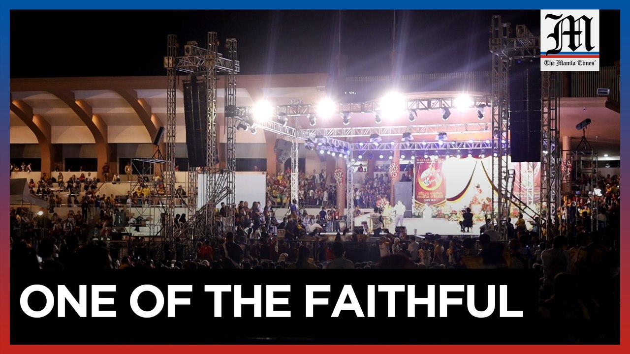 Actor Coco Martin speaks to fellow Nazarene devotees