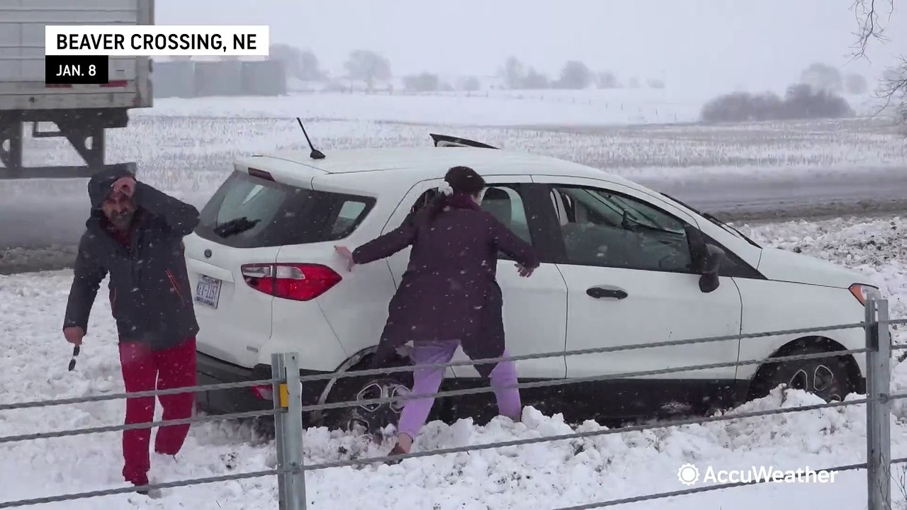 Blizzard conditions sweep through the Plains into the Midwest