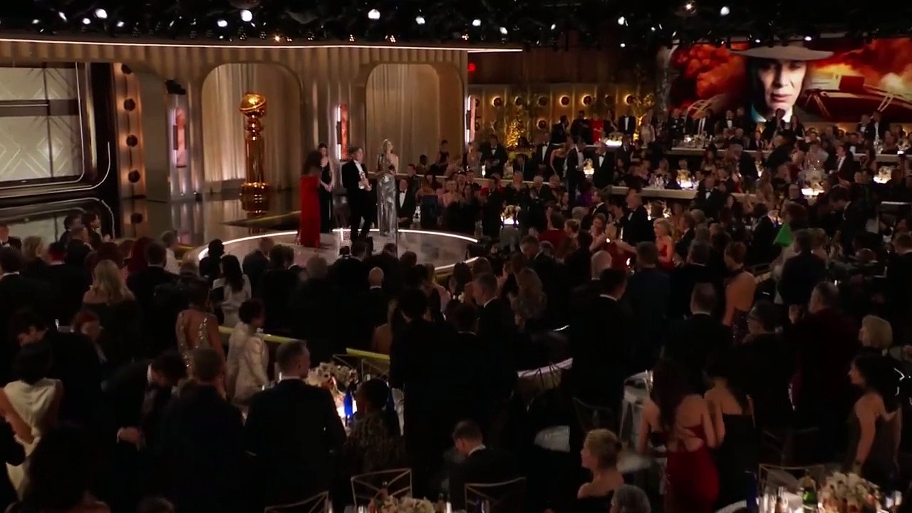 Cillian Murphy triomphe aux Golden Globes avec un baiser mémorable