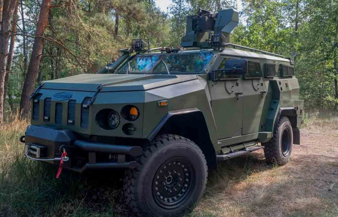 ビデオ：ウクライナで初めて披露された装甲車ノヴァトール-2のテスト