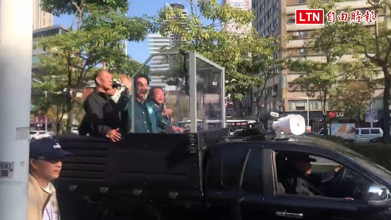 賴清德陪王世堅、吳沛憶北市車隊掃街 粉絲嗨翻天