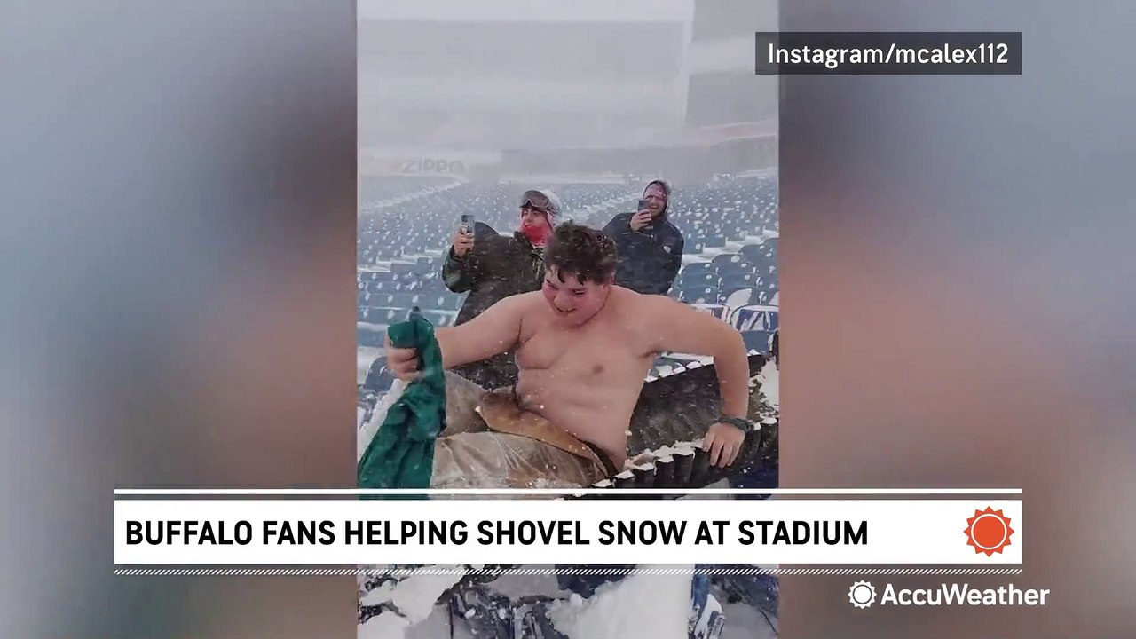 Buffalo fans help shovel snow out of stadium