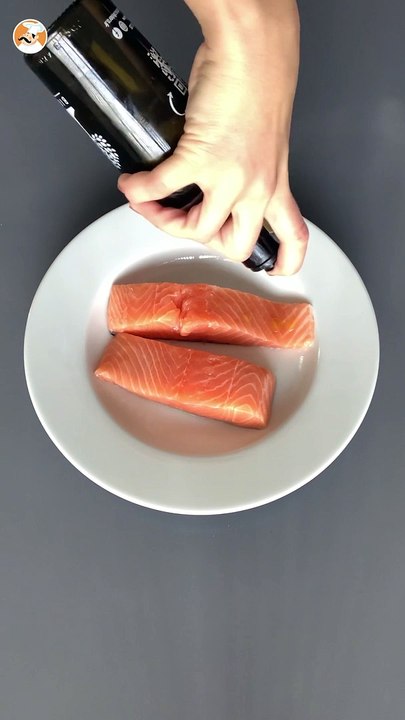 How to cook salmon in the microwave?