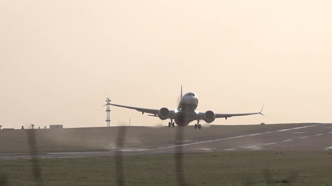 Plane takes off on angle during Storm Jocelyn