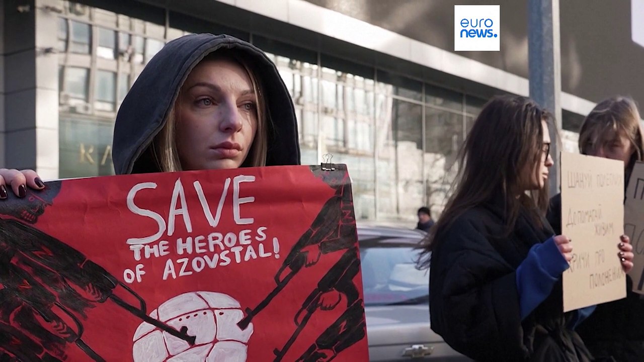 Семьи украинских военнопленных ждут новостей после падения Ил-76