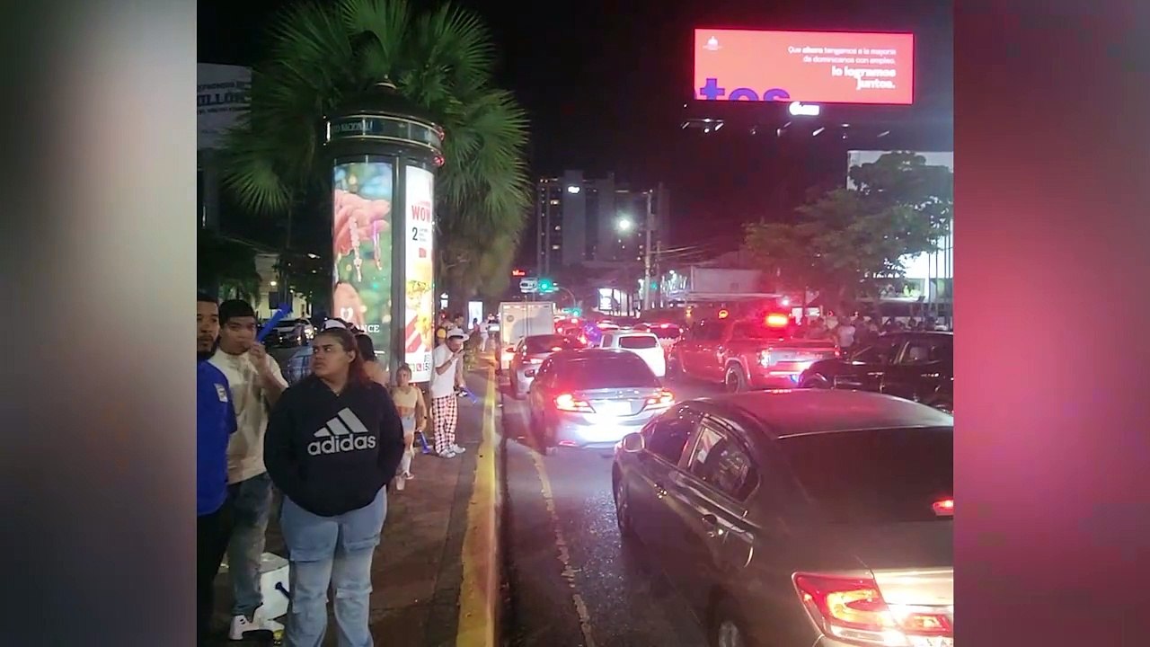 Fanáticos celebran victoria del Licey