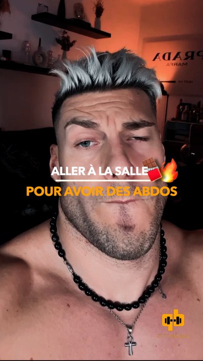 Aller à la salle pour avoir des abdos 
