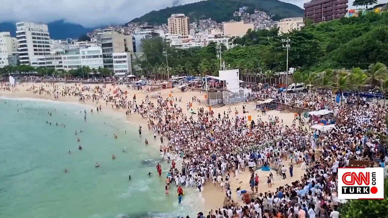 Brezilya sahillerinde ibadet kalabalığı