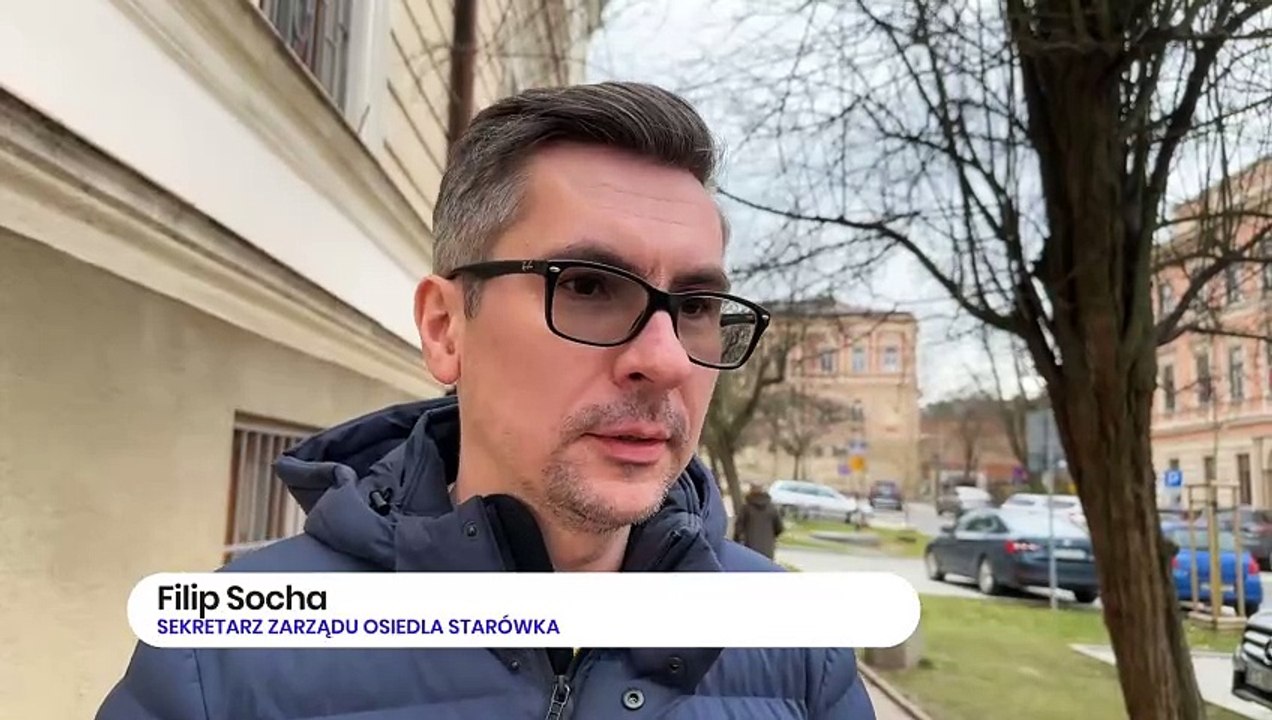 Tarnów - ul Piłsudskiego, samochody niszczą zieleńce