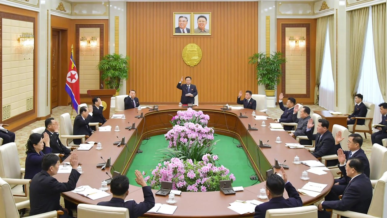 北, 남북경협 관련 합의서 일방 폐기...관련 법안도 폐지 / YTN