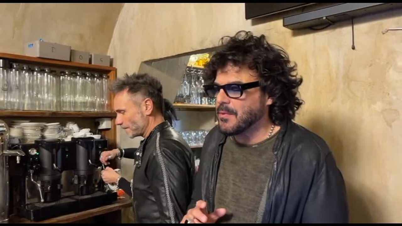 Bar, pizza e pigiama party: incontri informali degli artisti a Sanremo