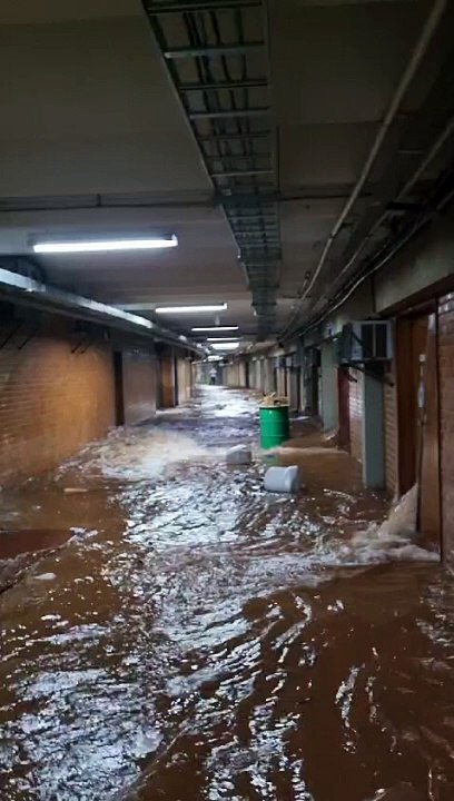 Chuvas alagam Universidade de Brasília (UnB)