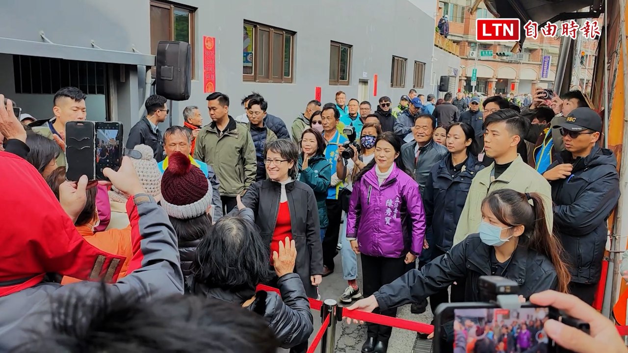 蕭美琴返彰化和美發紅包  排隊人龍蜿蜒百公尺