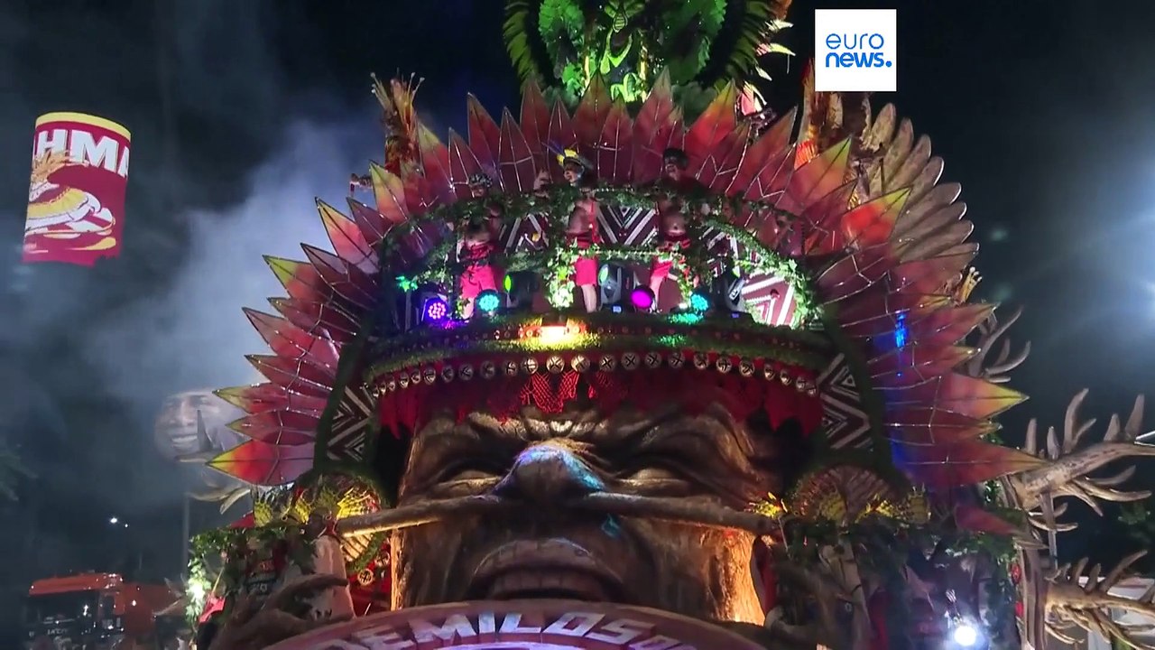 Карнавал в Рио-де-Жанейро: танцы на фоне лихорадки