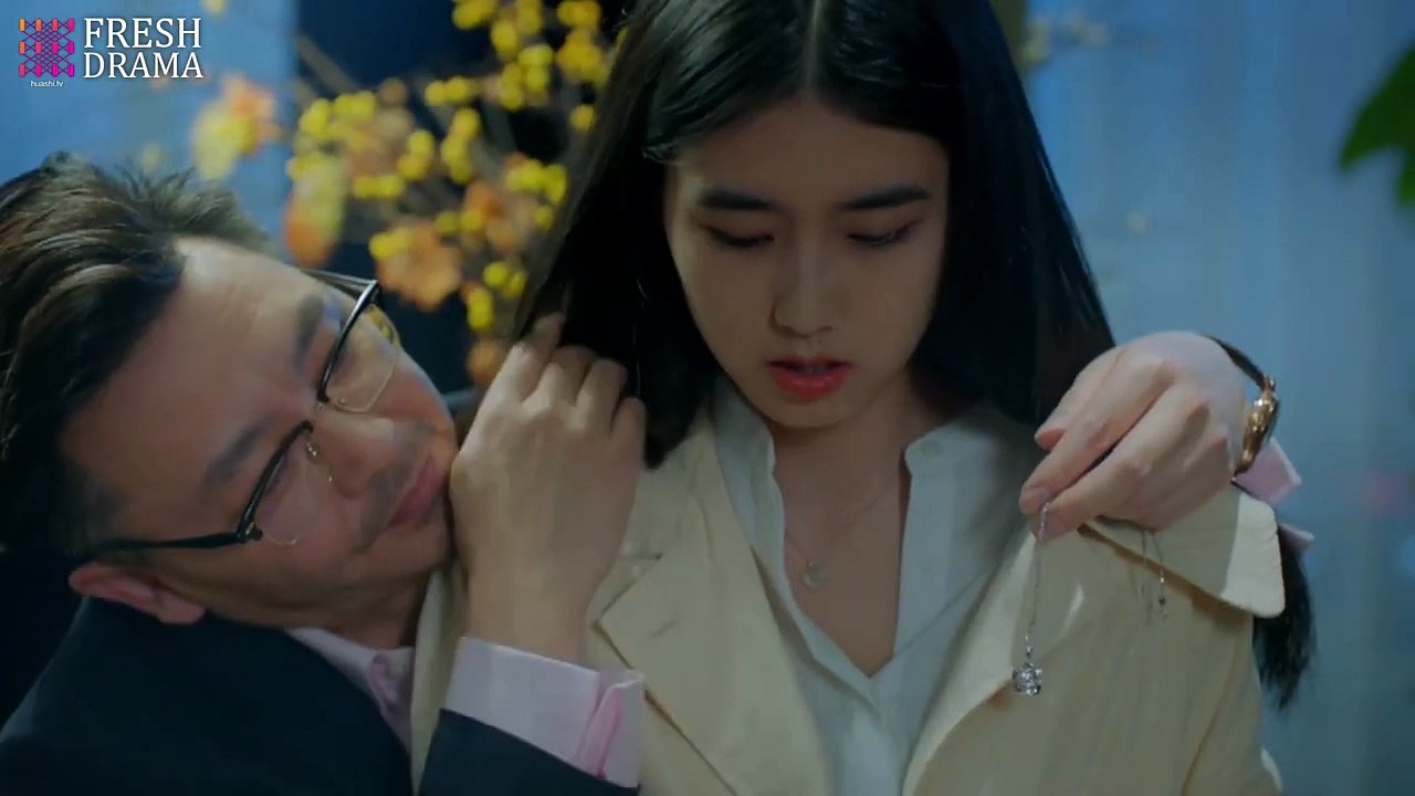 To save her sick mom, the poor college girl sold herself to the rich man and kept it from her bf