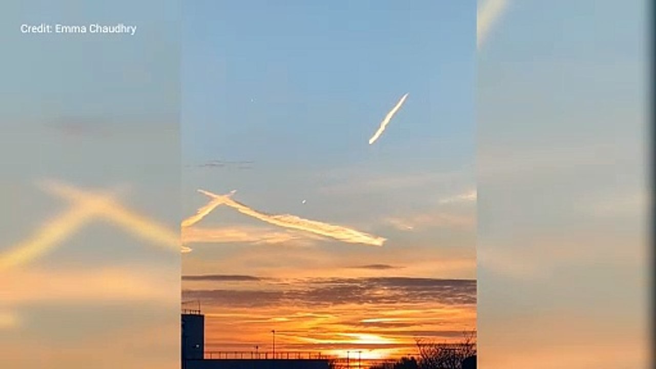 Stunning footage shows 'mysterious' objects flying through sky in Ramsgate