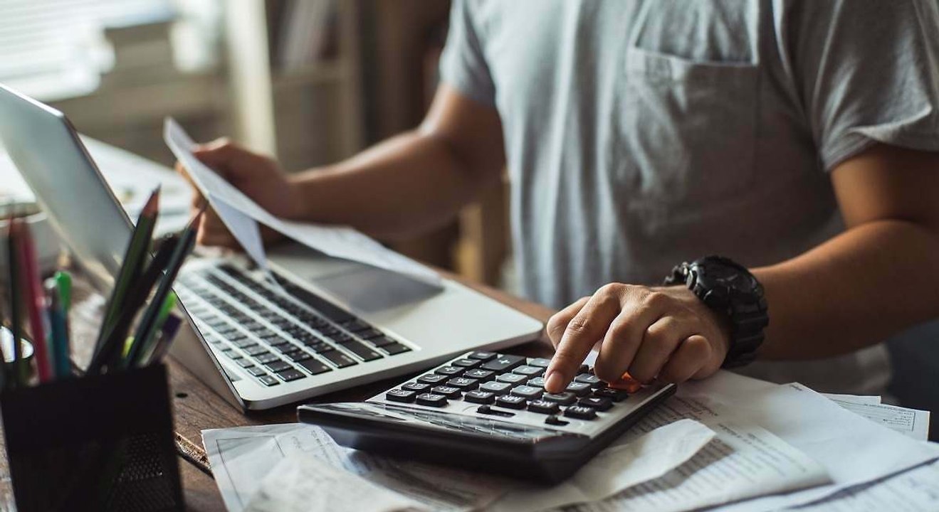 Hacienda ya permite a los autónomos deducir en el IVA los gastos de vivienda luz, gas, agua e internet