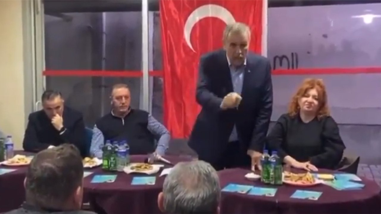 AKP'li aday  vatandaşa “Nah” çekti.