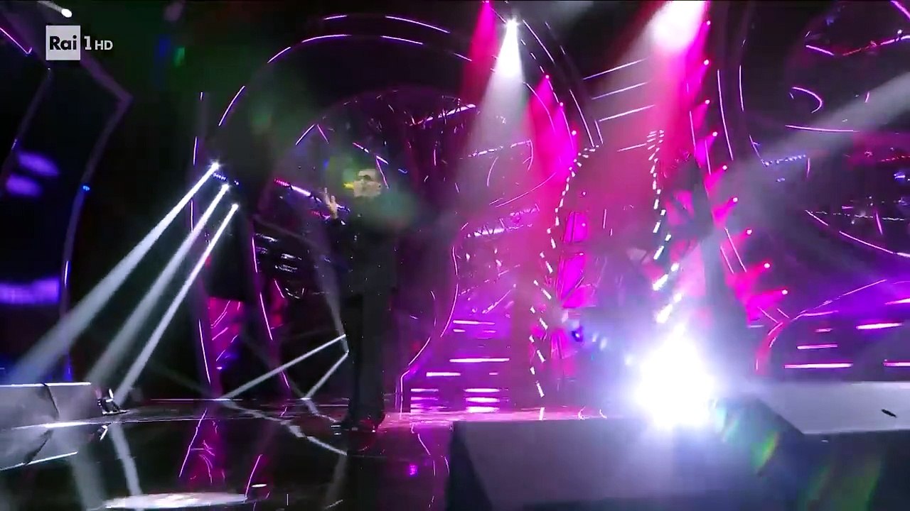 Sanremo 2024 - Geolier canta I p' me, tu p' te