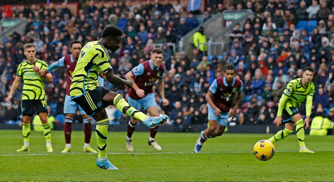 آرسنال يقسو على بيرنلي ويواصل نتائجه الملفتة