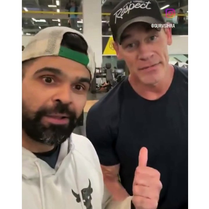 जॉन सीना ने SRK के लिए जिम में गाया गाना