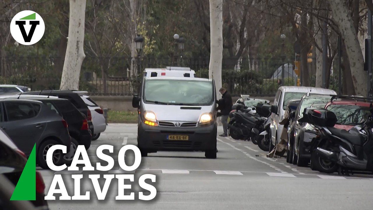 Dani Alves llega al Palau de Justicia