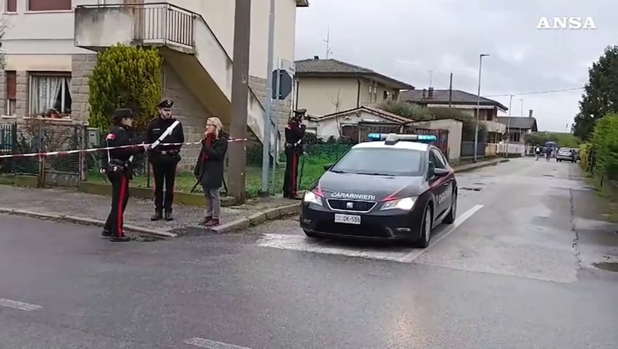 Donna uccisa a coltellate nel Padovano