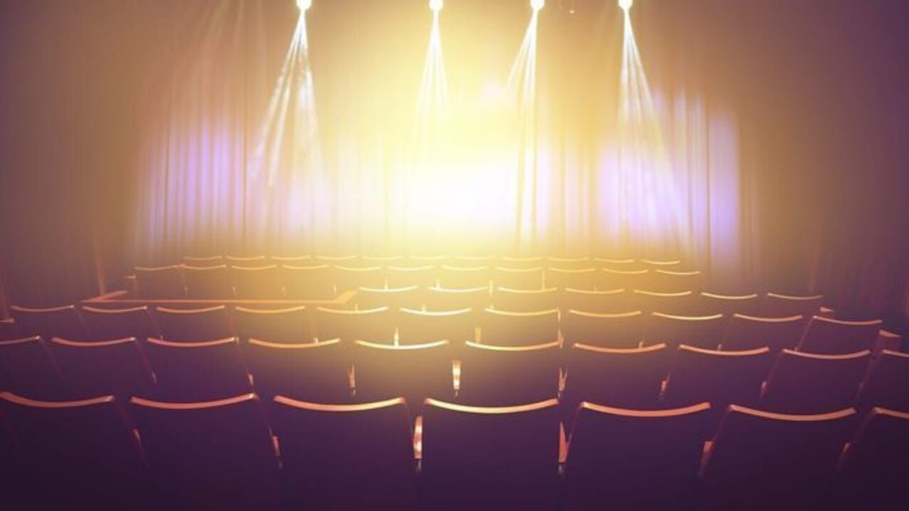 Arnaud Tsamere : 2 mariages & 1 enterrement