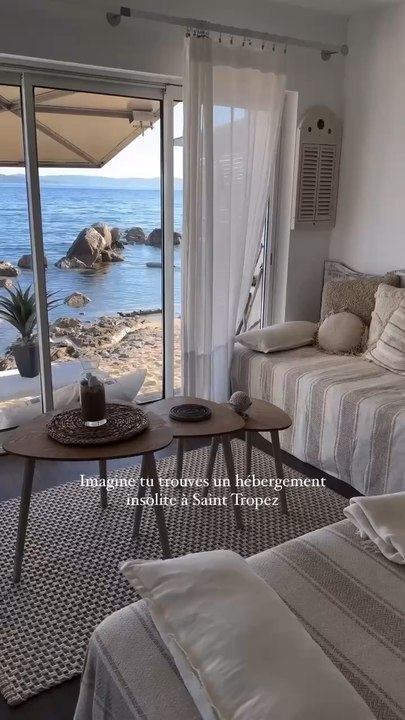 Une vue imprenable✨ Lou Maïmo Un magnifique logement à retrouver chez @lou.cabanou  #location #logementinsolite #hebergement #saintvalentin #fevrier #var #sainttropez