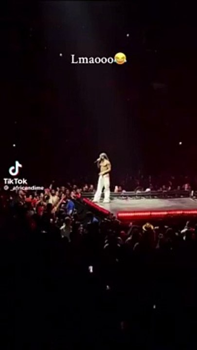 Burna Boy : "Est-ce que j'ai fait un coup d'Omah Lay sur ta fille ?" (VIDEO)