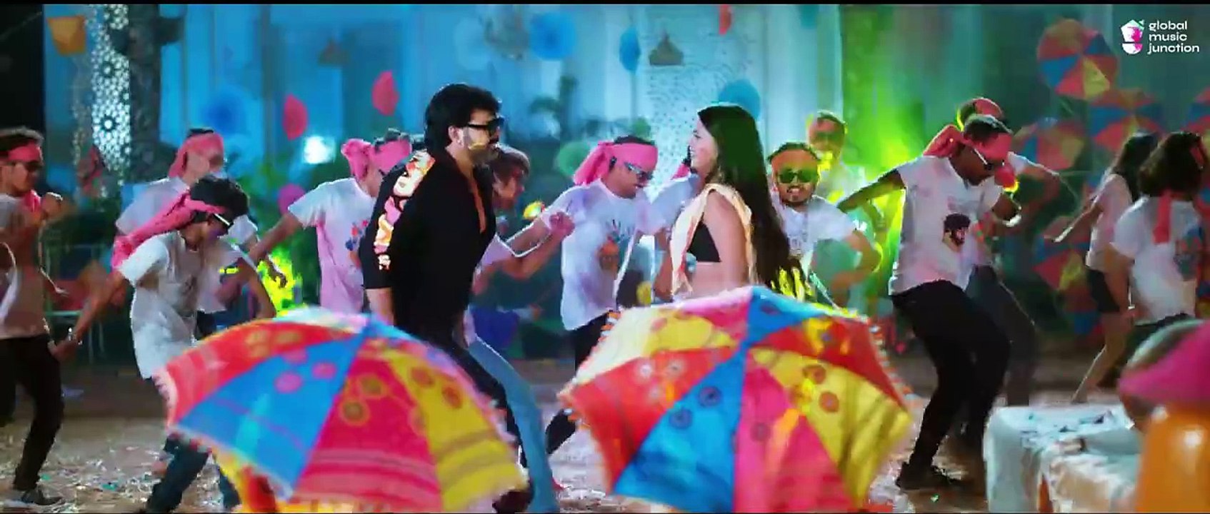 Official Video - Choliya Chhot Laila Ae Pahuna _ Pawan Singh & Dimpal Singh _ Shivani Singh _ Holi