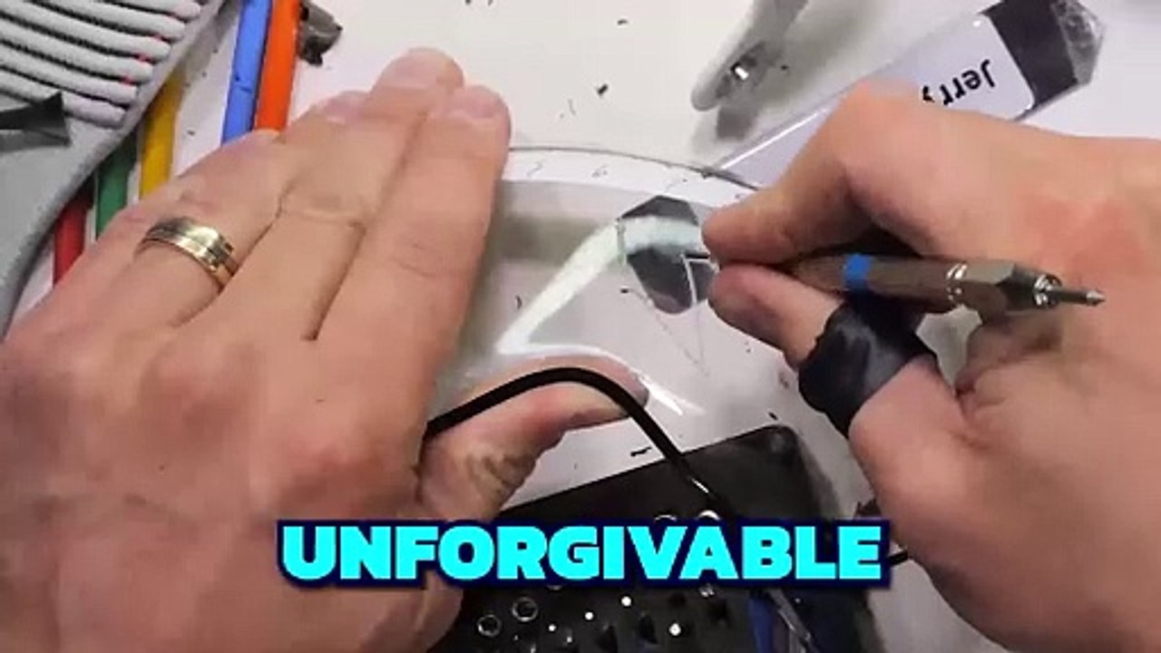 YouTuber EXPOSES Apple Vision Pro