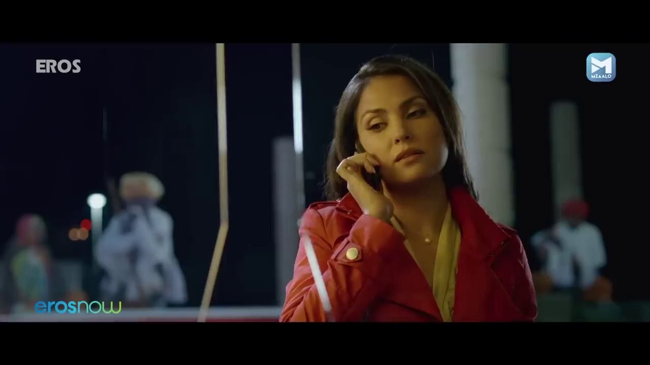 Chalo Dilli (2011) ⭐ 6.8 | Comedy, Drama ‧ features Lara Dutta. Vinay Pathak and Akshay Kumar