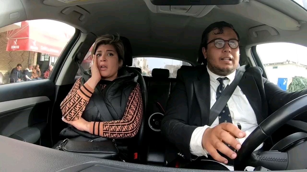 الخفية زازا في الكاميرا