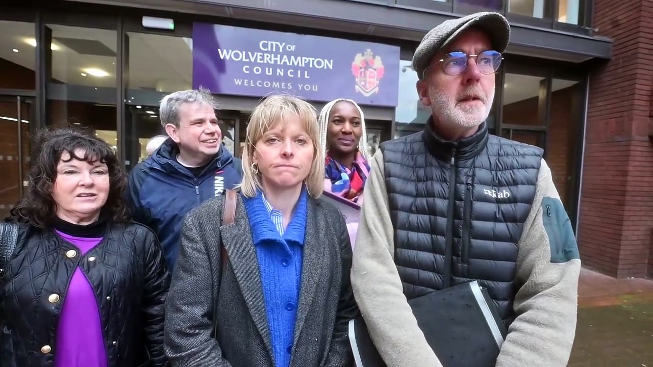 Petition handed in, over proposed road junction changes.