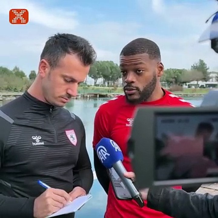 Ntcham: "Taklalara devam etmek istiyorum"