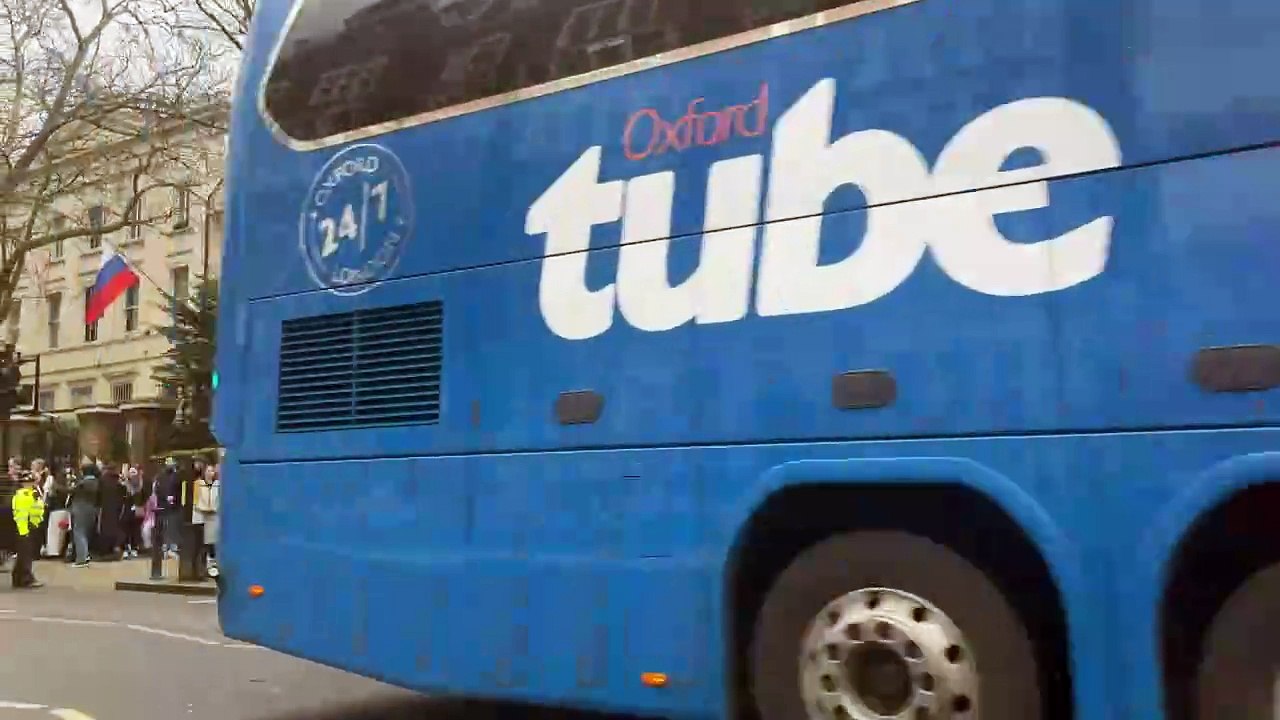 Russian expats queue outside London embassy to vote