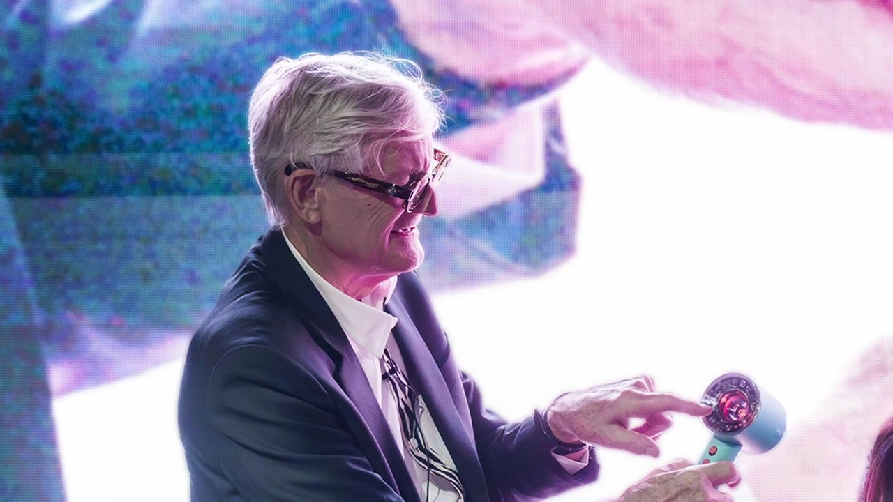 [기업] 다이슨 창업자 방한, 신제품 헤어드라이어 세계 첫 출시 / YTN