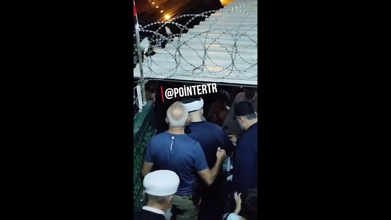 ‘Cübbeli’ saldırıya uğradı