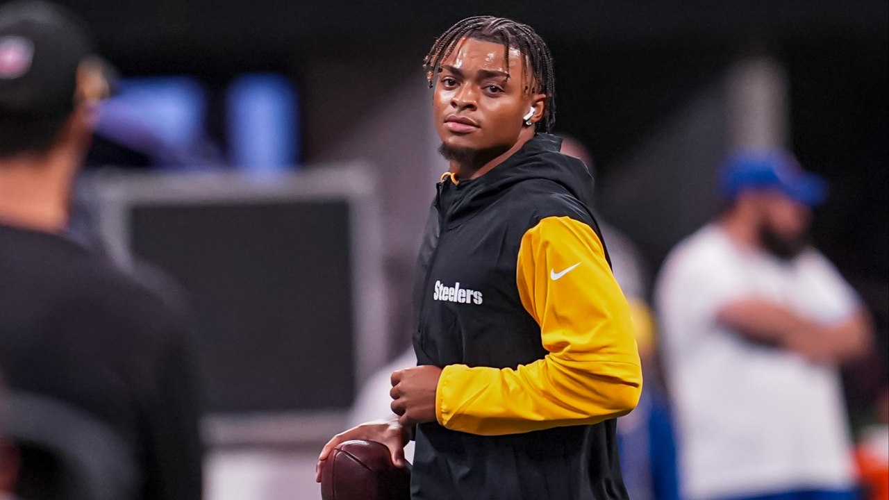 Justin Fields to Start for Pittsburgh, Wilson Inactive
