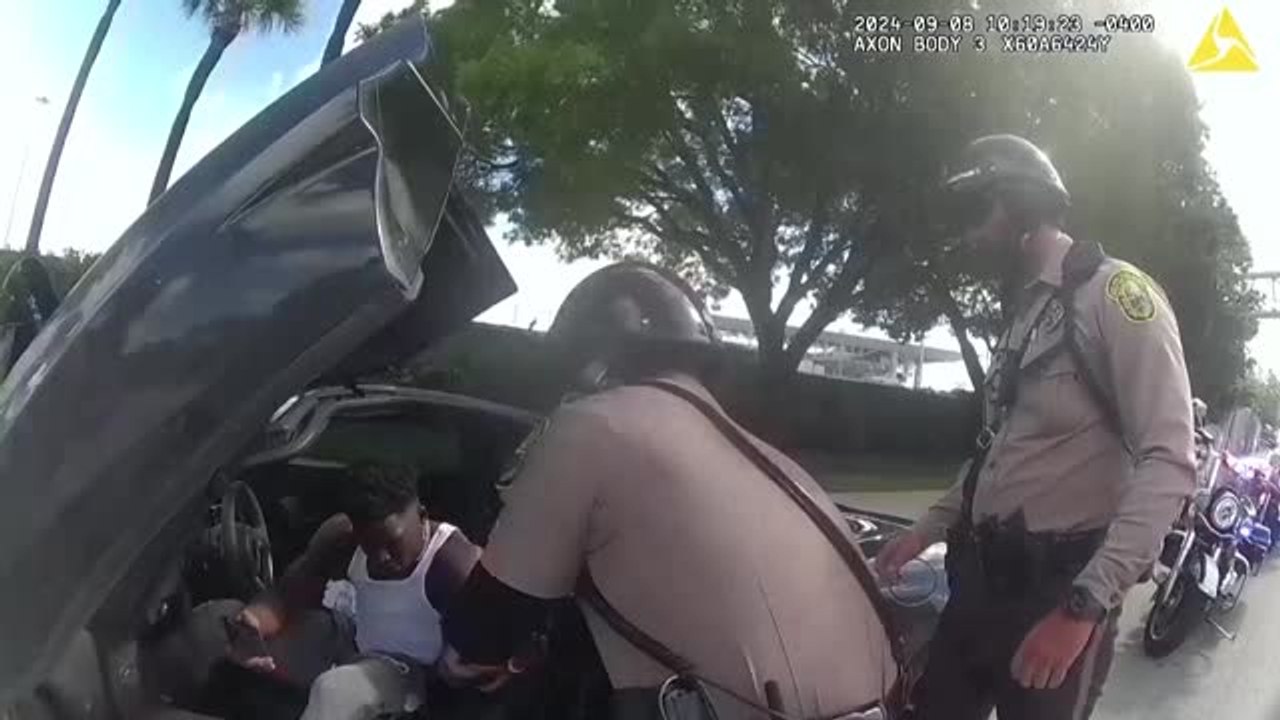 Dolphins : Arrestation choc de Tyreek Hill avant le match contre Jacksonville 🚓