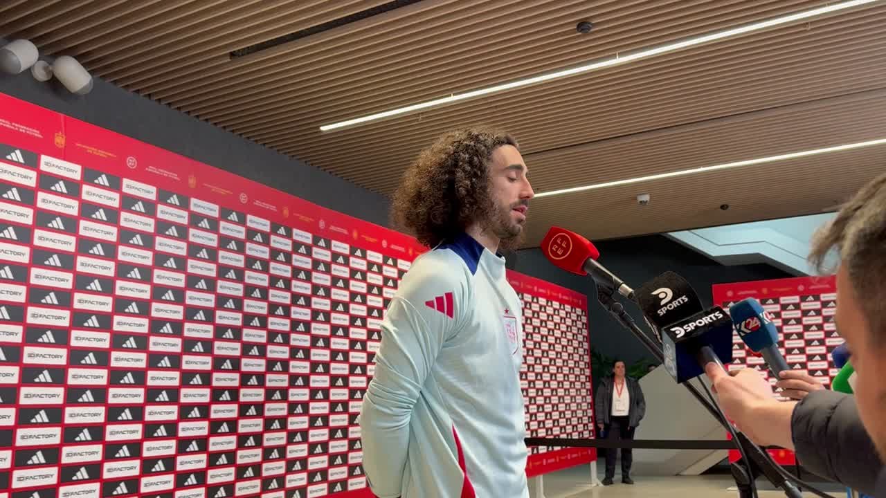 Cucurella en zona mixta