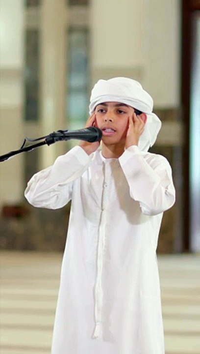Omer reciting Athan