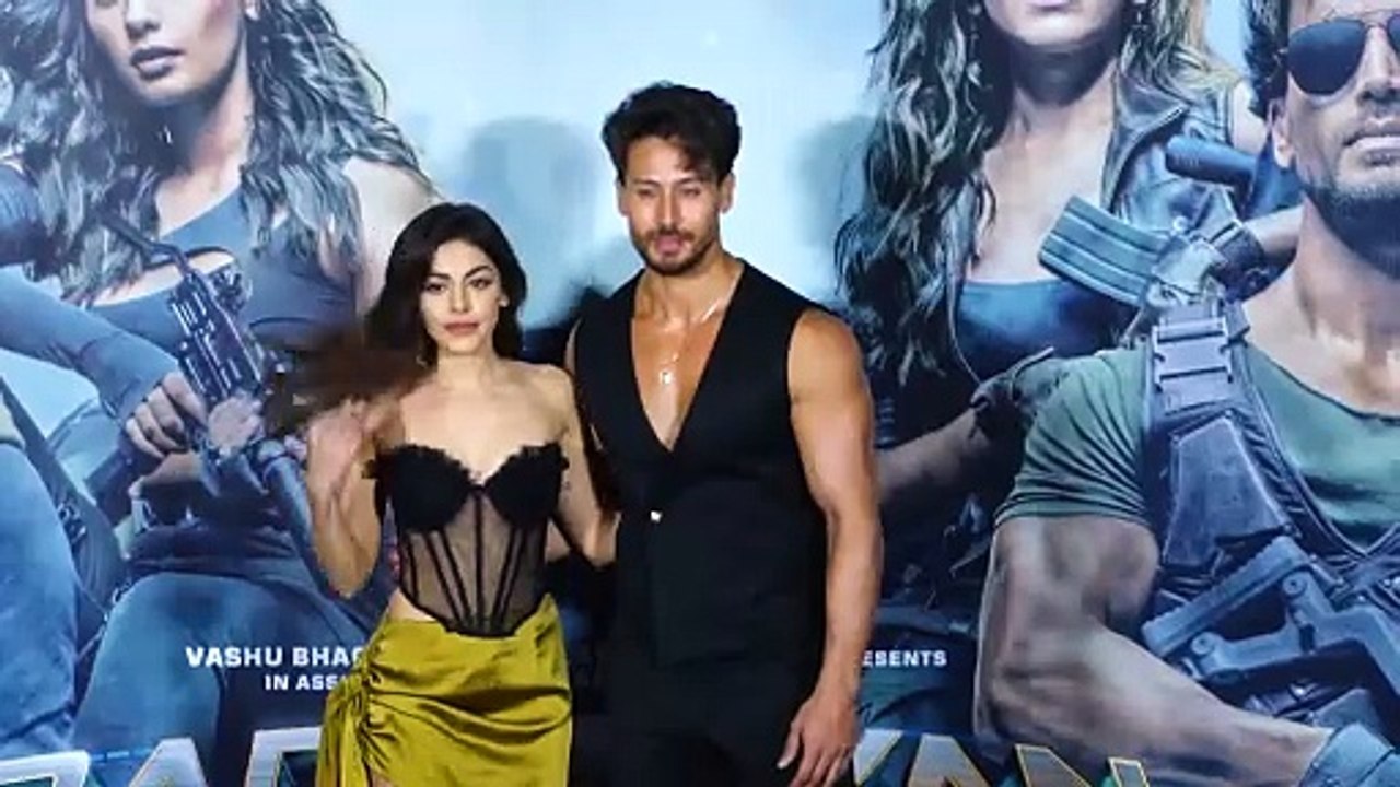 Stars show their magic in the trailer launch event of 'Bade Miyan Chhote Miyan'