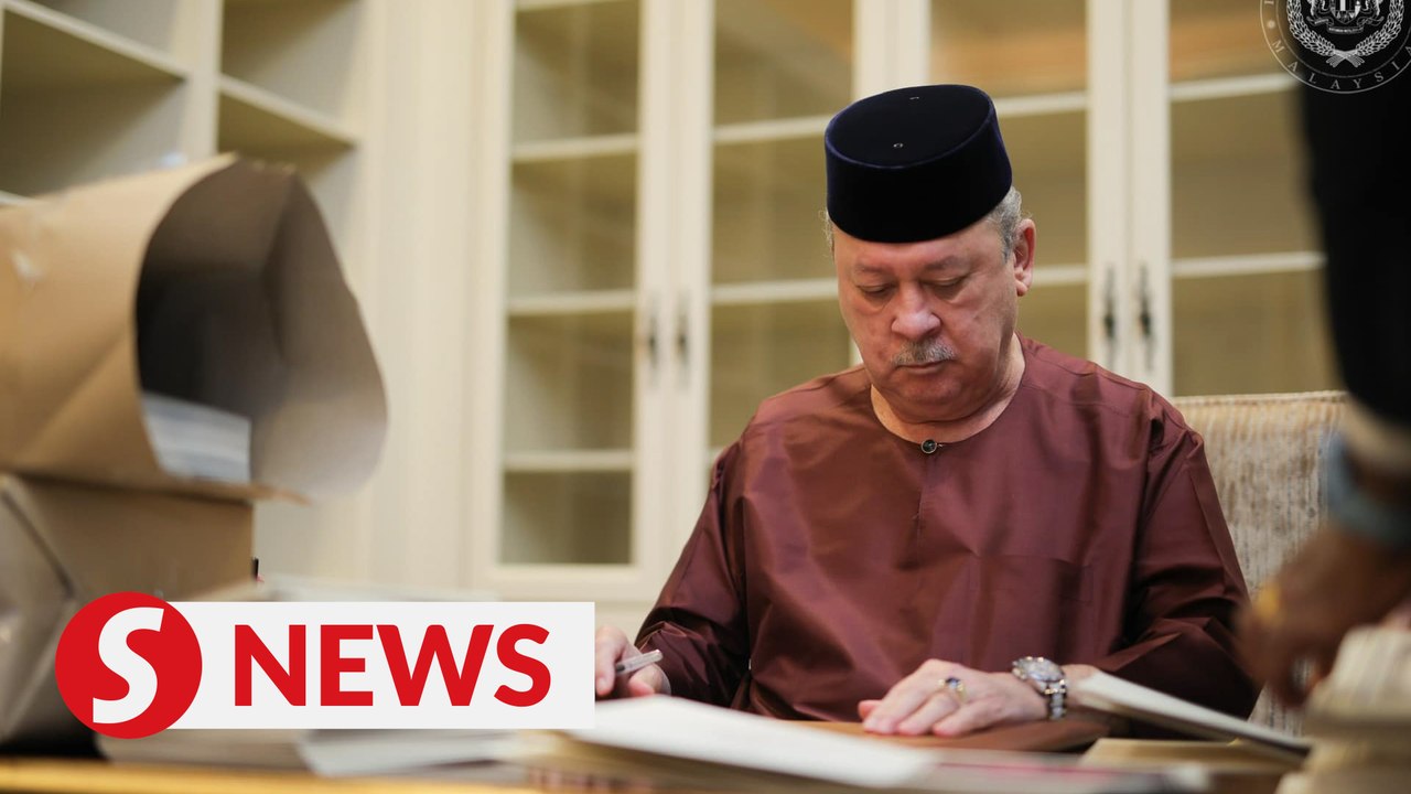 King to respond to Raya greeting cards